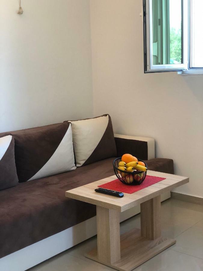 Apartmani Dini 乌尔齐尼 外观 照片