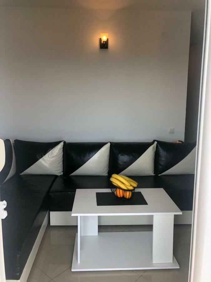 Apartmani Dini 乌尔齐尼 外观 照片